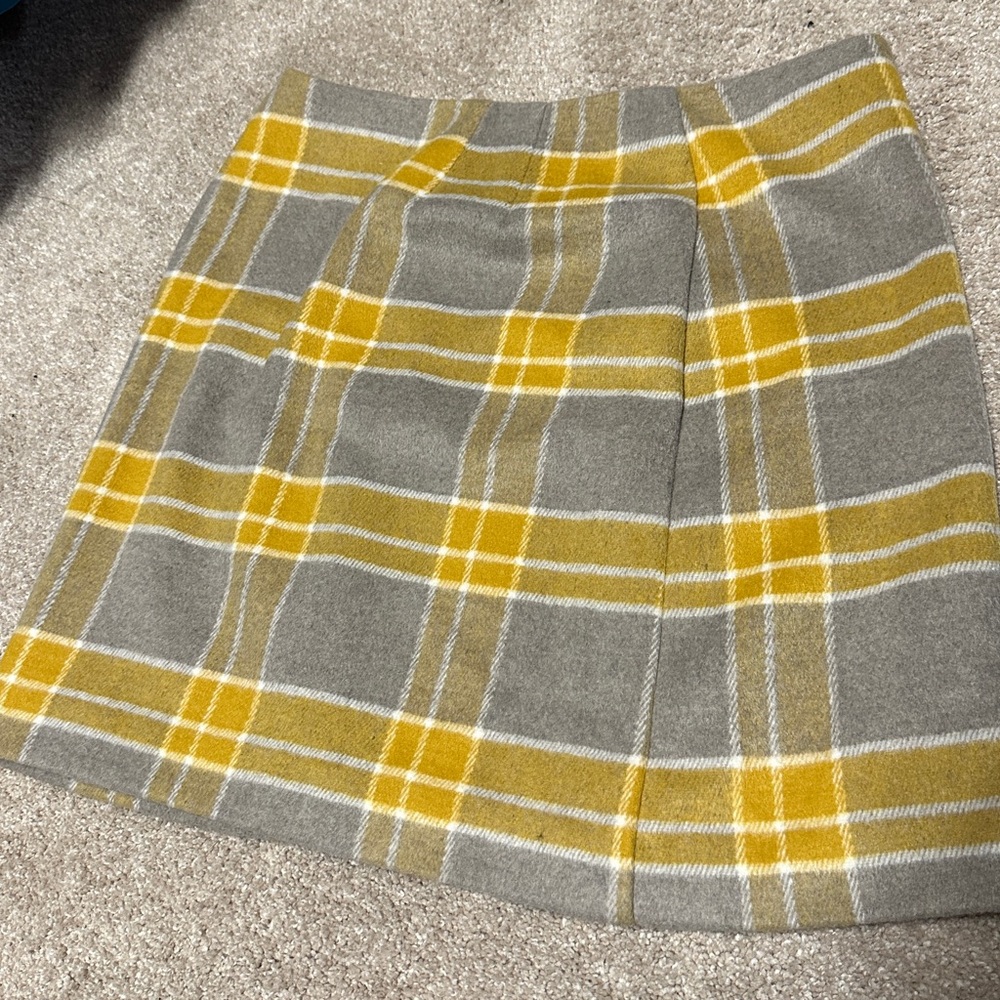 Loft size 8 Yellow/Gray plaid skirt.